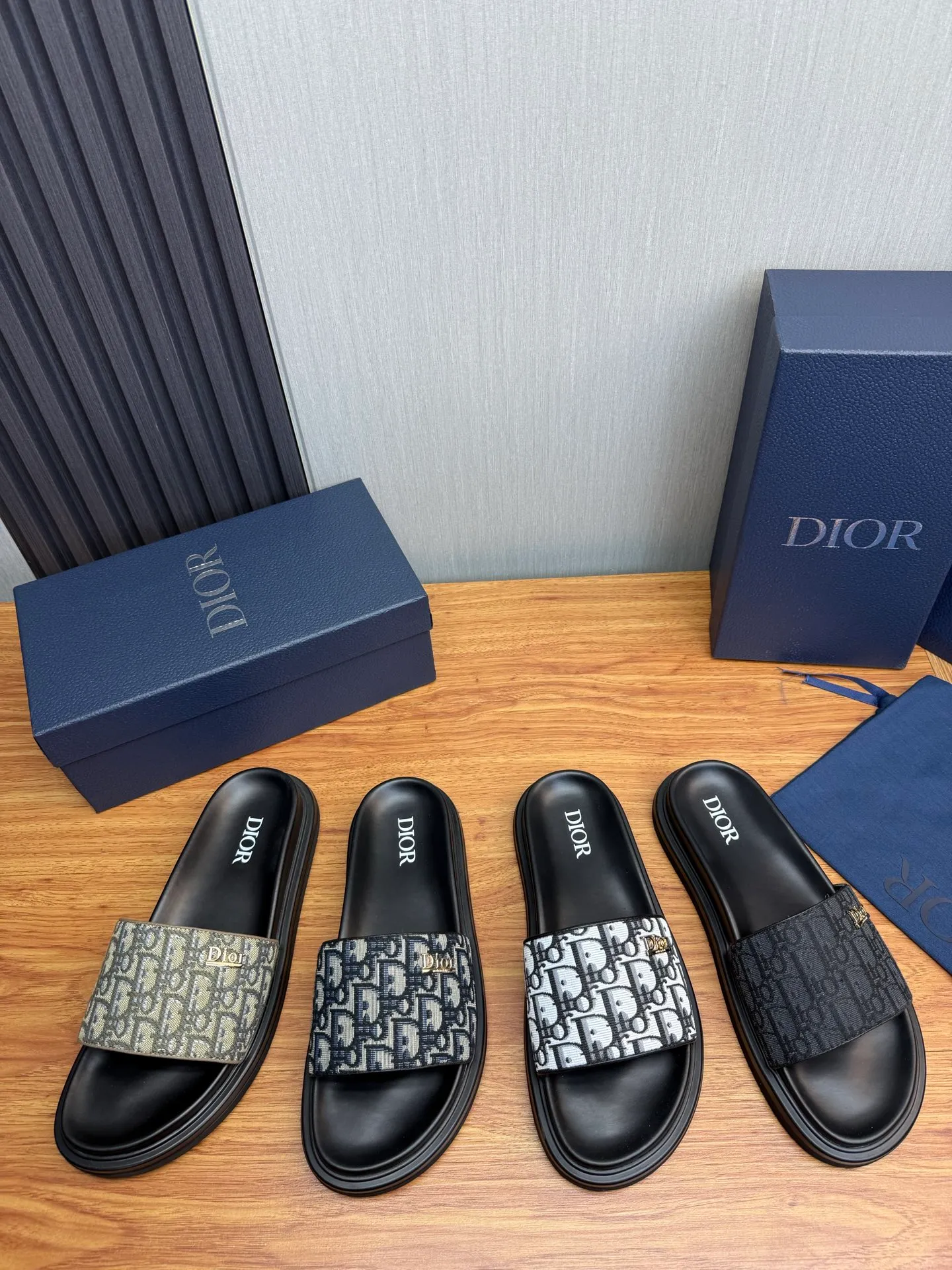 Men's shoes 260💰 Dior. Men's slippers🩴Official website 1:1 production 38-45 size 45 46 🉑️Customized original material shipped✅